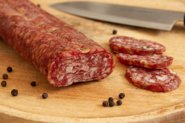 Salami mit Montepulciano Wein aromatisiert