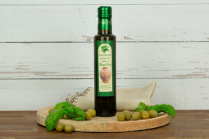Extra natives Olivenöl mit Basilikum