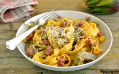 Pasta mit Artischocken und knusprigem Speck