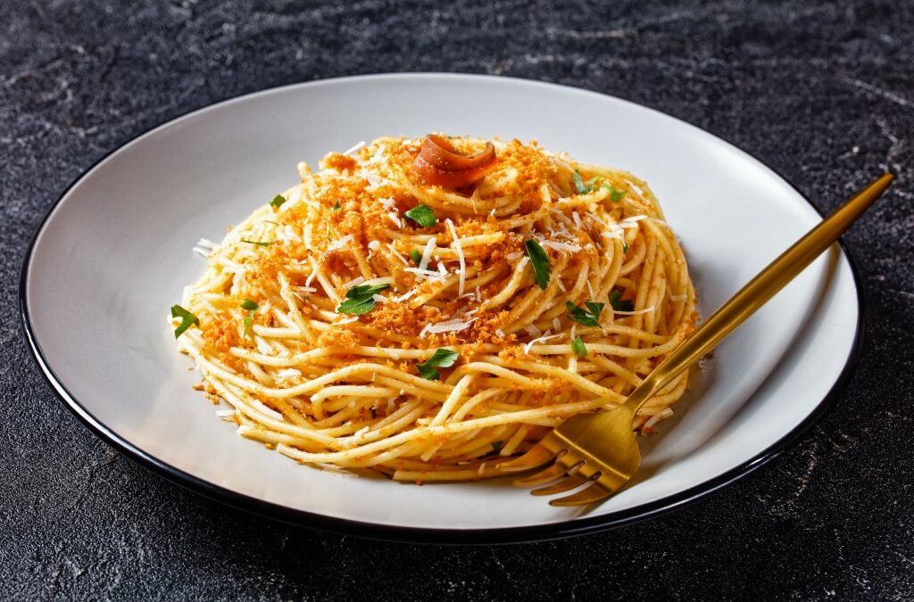 Spaghetti mit Sardellen und Semmelbröseln